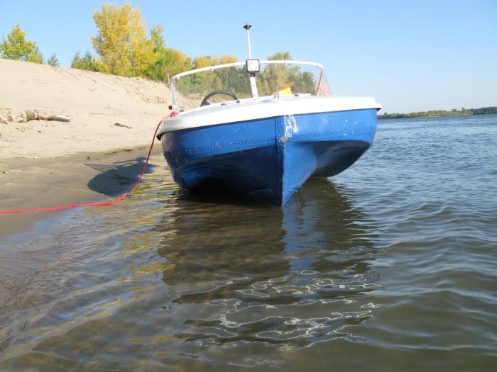 Советская моторная лодка «Обь»