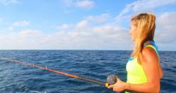 Женщина на рыбалке: какая рыбалка подходит женщине, советы для начинающих